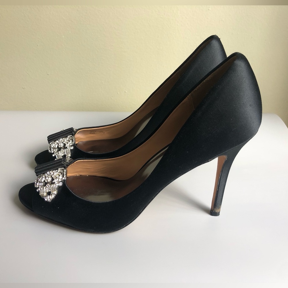 Badgley Mischka Satin Crystal Embellishments Pumps Size: US 9.5 - Picture 3 of 12